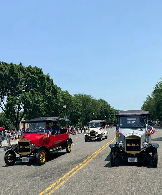 Scenic Washington DC monument tour experience in premium vintage sightseeing vehicles