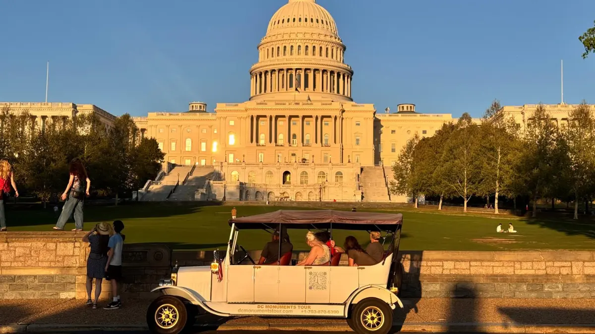 Best Guided Monument Tours for Senior Citizens