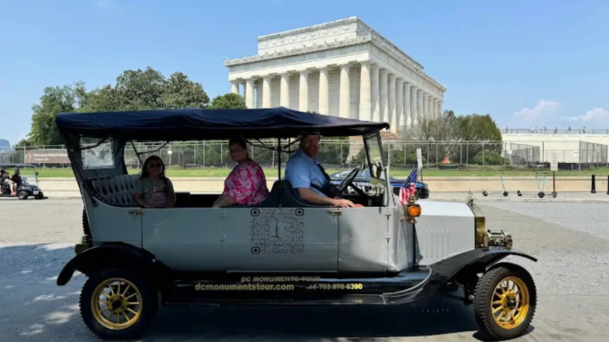 Best Times to Take a Washington DC Electric Vehicle Tour